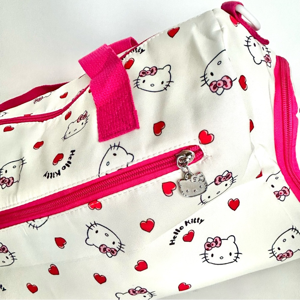 ❤️Hello Kitty Adorable 5-Piece Duffel Travel Bag Bundle! - Picture 5 of 12